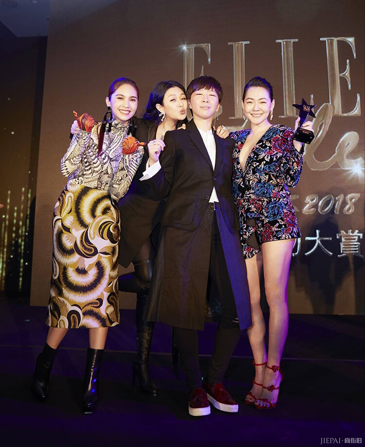 学杨丞琳穿连衣裙,轻松赛过时尚达人!