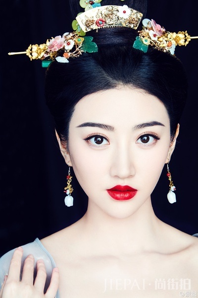 景甜刘诗诗都在pick故宫口红?