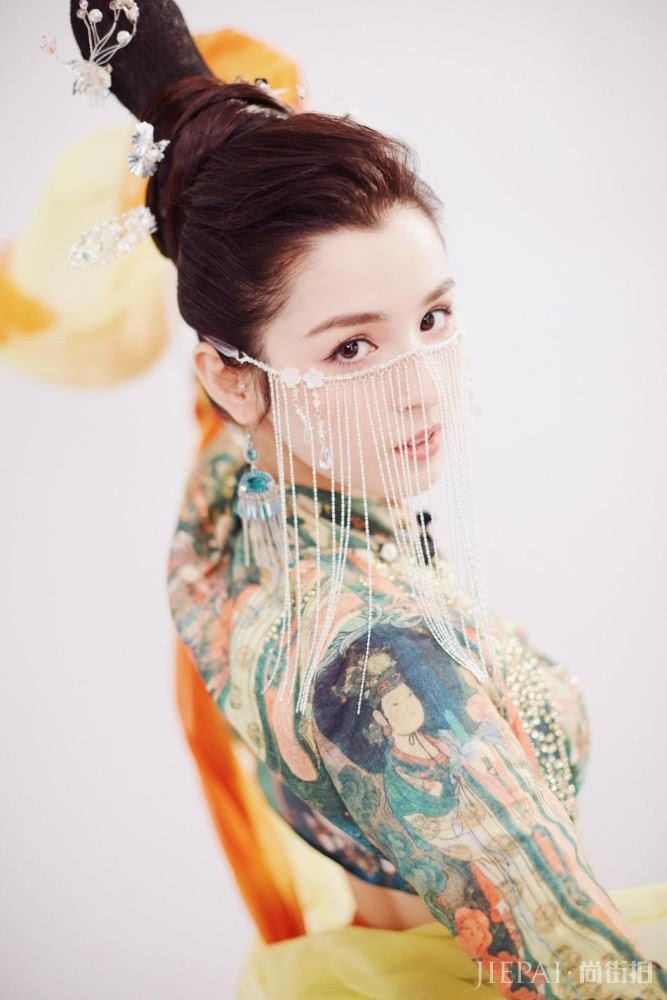 一夜爆红“新疆第四美”,没有同款基因,但是同款妆容学起来