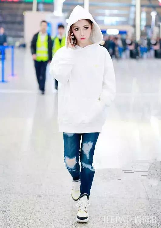 邓紫棋瘦成“一线天”后,烂大街的搭配都能这么好看!