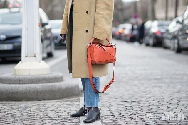 时尚实用耐看,2018年适合职场女性年底犒赏自己的五款包包