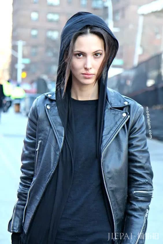 冬天卫衣要这么穿才对!