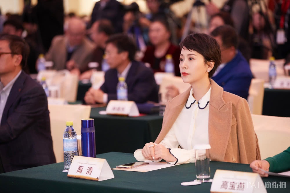 海清短发真惊艳,剪完重回少女,看完也想剪