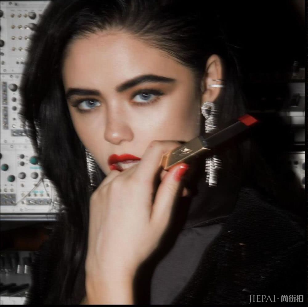 能穿高定“吸烟装”的口红,一看就知不简单