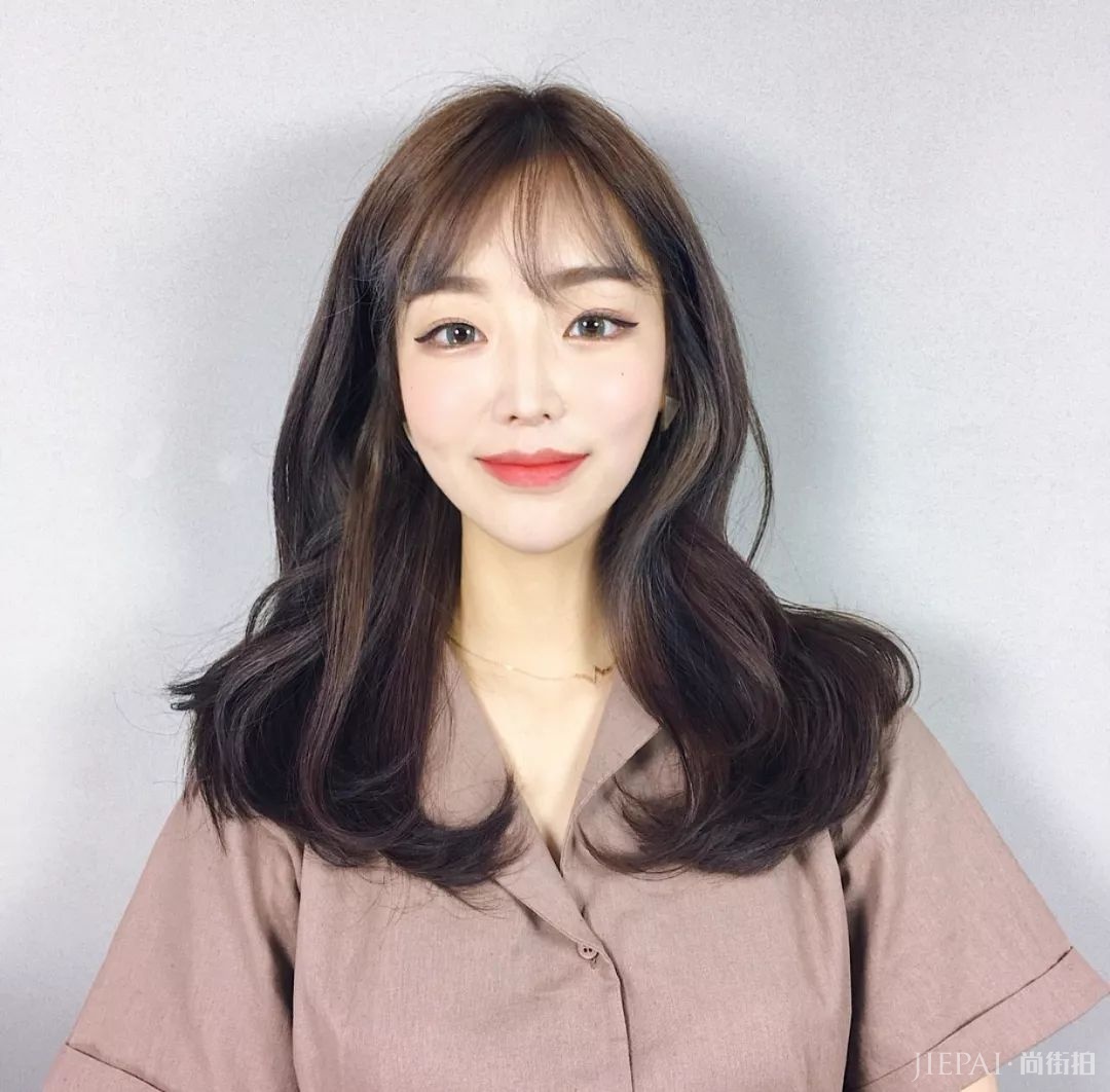 发型欣赏：每位小姐姐都要留个好看的卷发