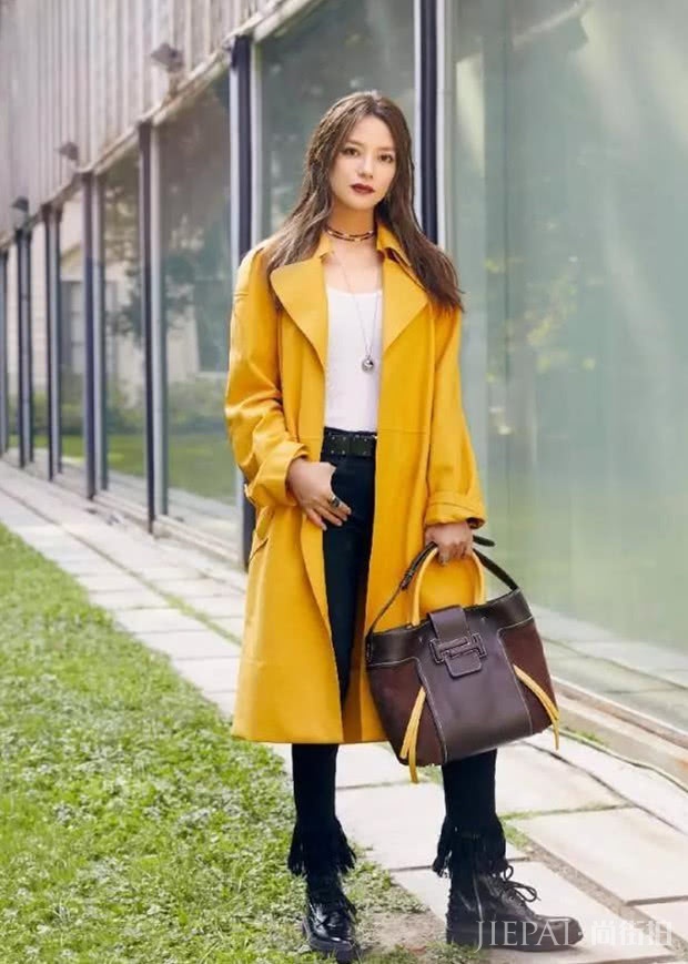 活泼明亮的黄色大衣,给你冬季新气色