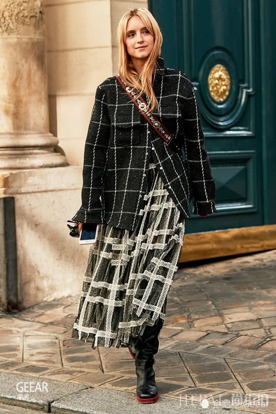 法式风格街拍带给你满满穿搭灵感 这样穿才叫优雅