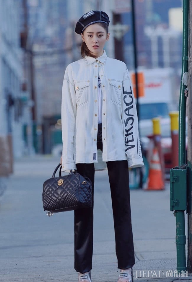 张天爱“牙签腿”变成了“水管腿”,男人却更喜欢!