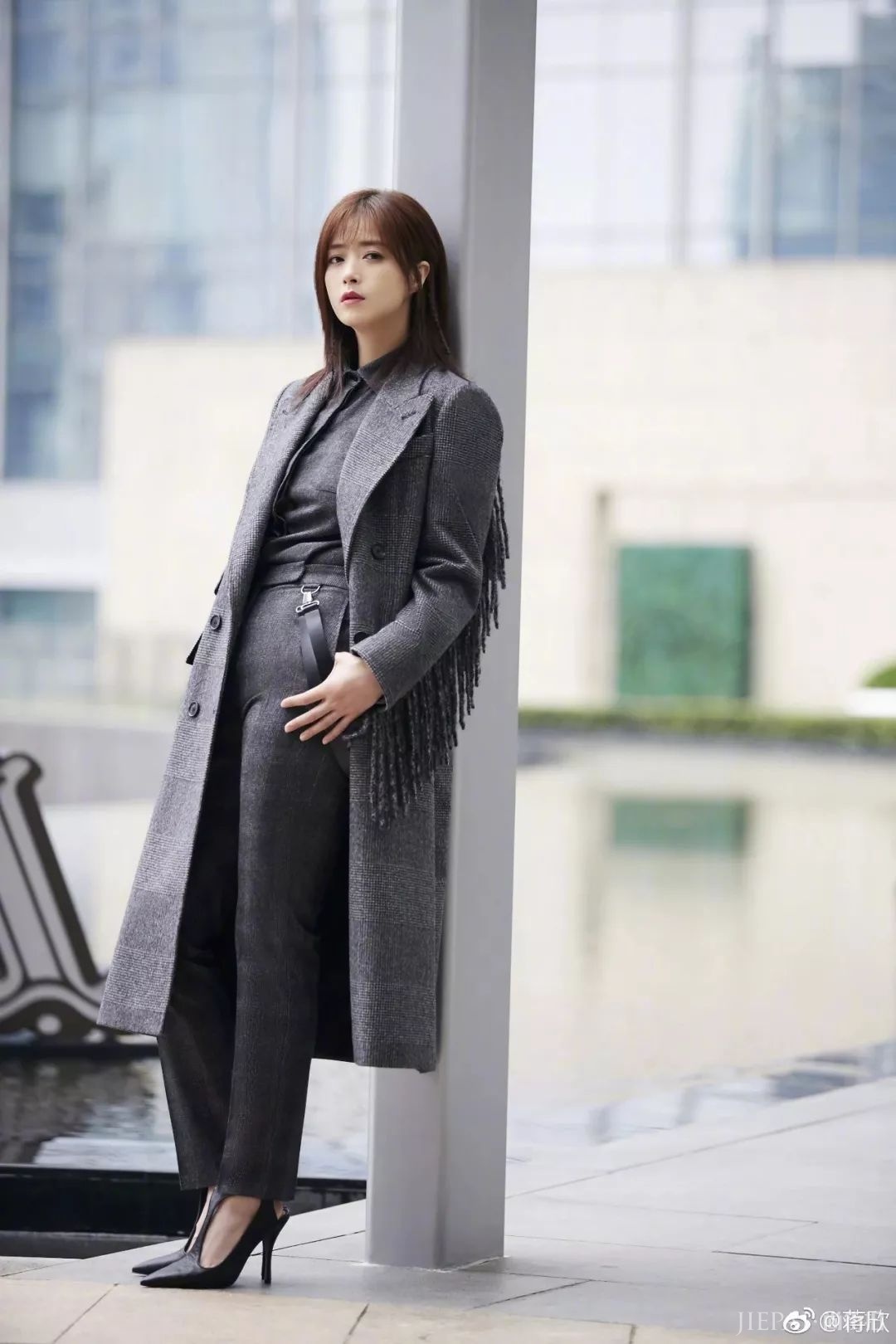 这个颜色最高级，比驼色更好穿