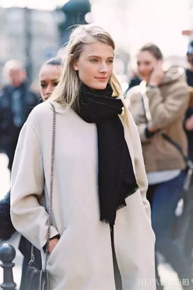 2种围巾变出4种搭法!冬天围巾这么系,真的很好看!