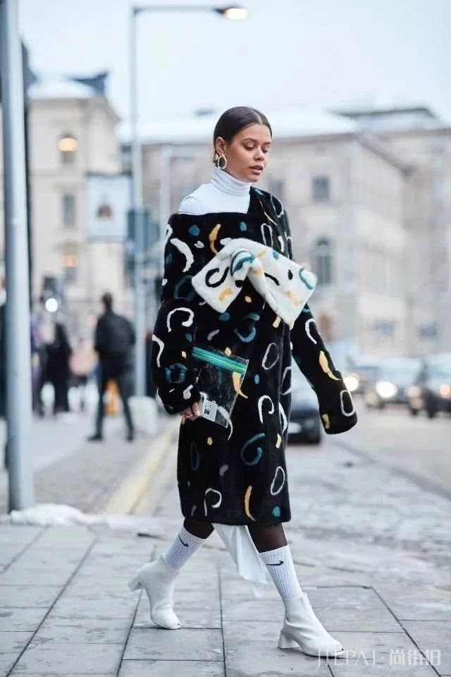 白色不耐脏但穿上却时髦，穿好白色你就能成为完美气质女神！