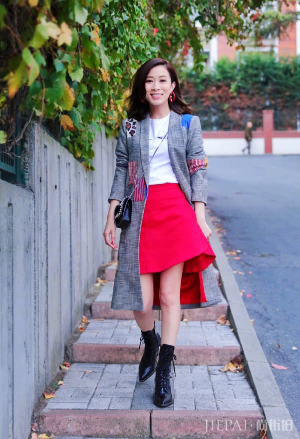 佘诗曼20cm鞋跟一般人都站不稳！