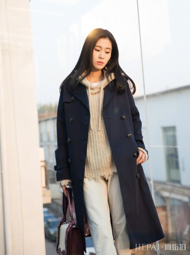 张碧晨的“铁皮鞋”才时尚,瞬间年轻十岁