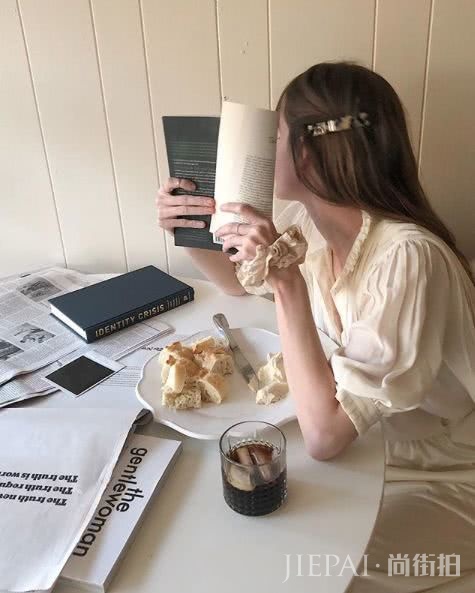 时尚圈太膨胀了吧 小时候1块钱的发圈现在卖到1000 凭什么