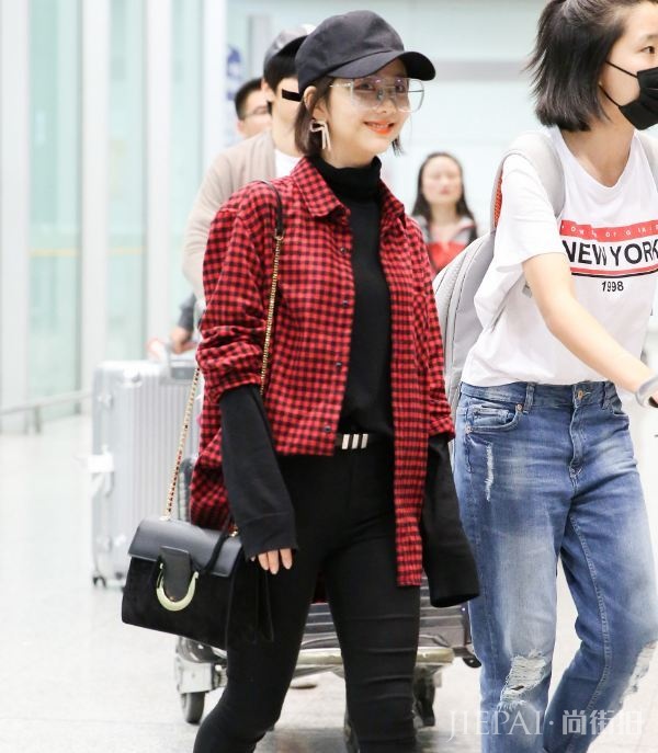 有一种发型叫谭松韵的“妹妹头”，很土但很可爱，村姑要多学学