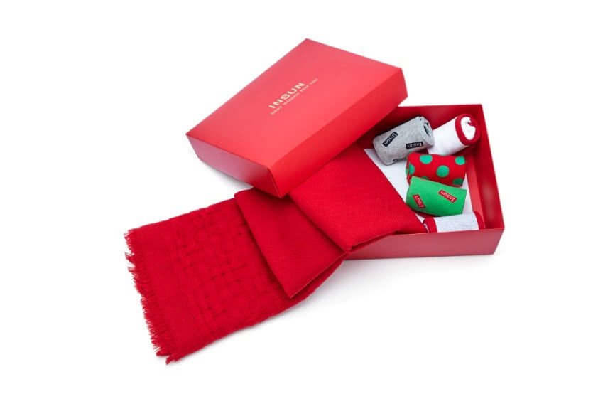 叮咚!请查收INSUN恩裳圣诞礼盒 打造俏皮活力的节日造型