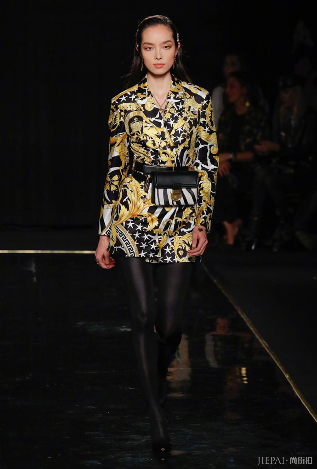 国模三美奢牌早秋秀，刘雯、孙菲菲英姿飒爽，刘春杰魅力释放！