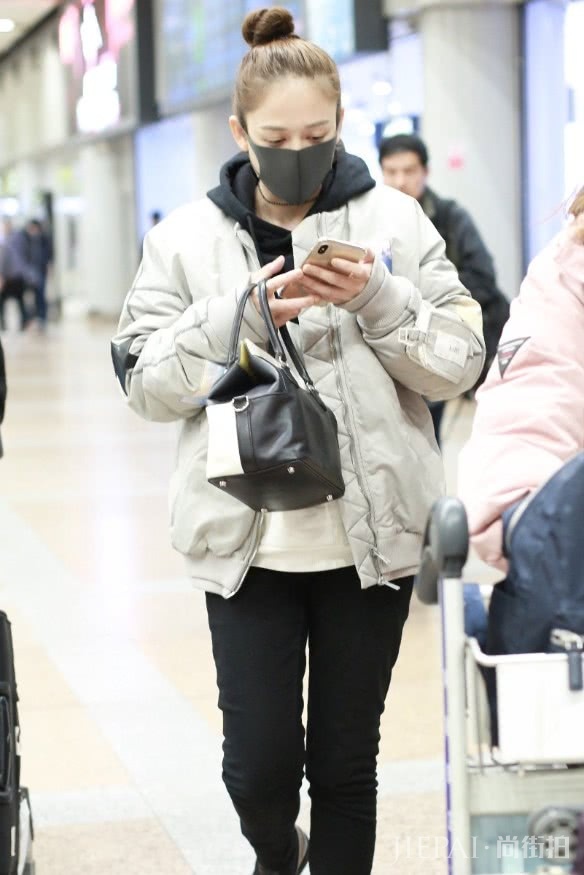 陈乔恩穿紧身裤，暴露身材缺陷，这身材比例是认真的吗？