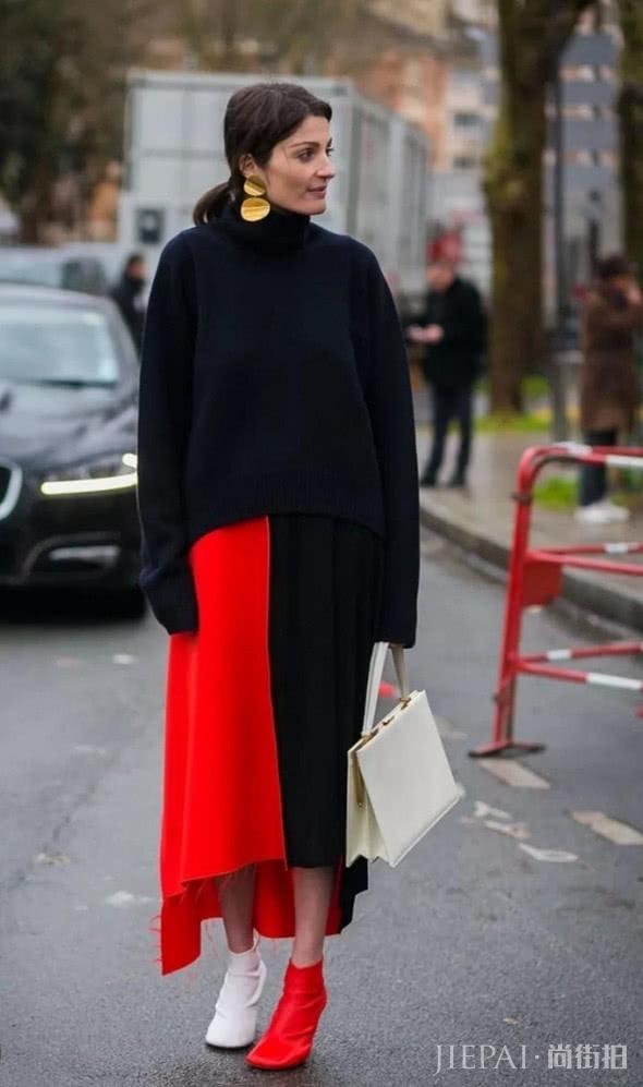 穿上一件温暖纯色毛衣,让简约与优雅并行