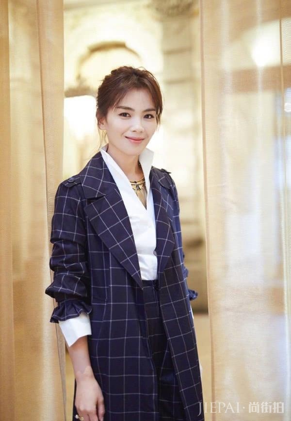 被刘涛美到了,《亲爱的客栈》中扎丸子头甜美俏皮似少女,真漂亮