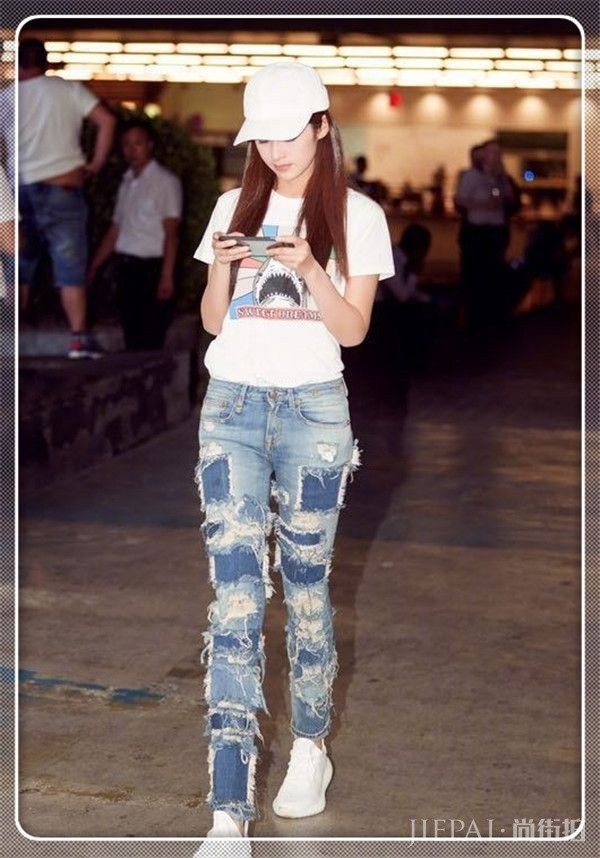 颖儿一头黄卷发性感炸天!