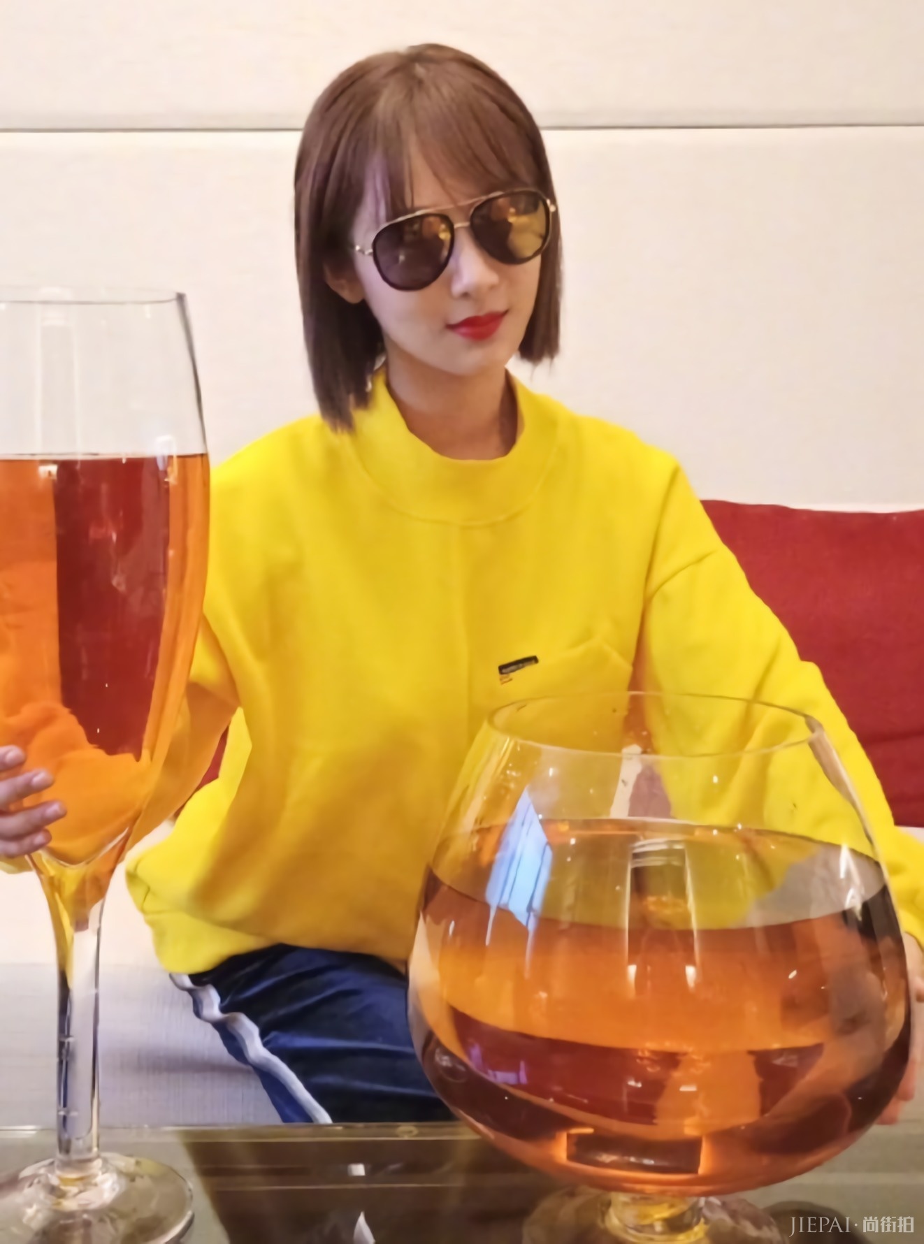 杨紫一双“芋头鞋”超级时髦,看完我赶紧扔了小白鞋!