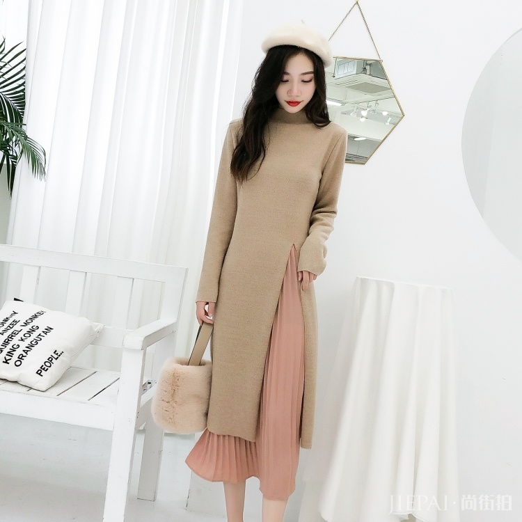 “冻龄裙”+呢大衣，时髦显嫩还保暖