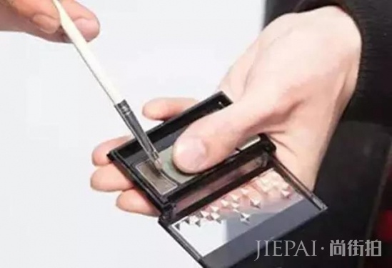 男生眉毛怎么修好看 专属男士的修眉教程