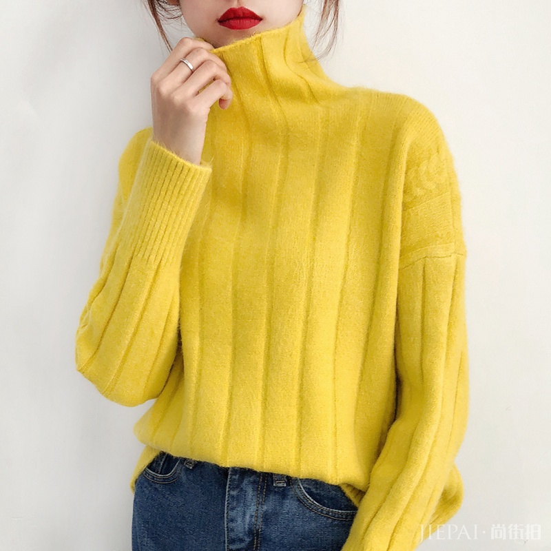 今年流行“慵懒风”毛衣，小清新感显年轻