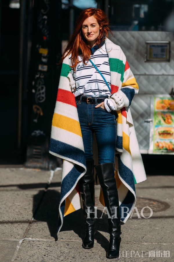 时尚编辑泰勒·托马西 (Taylor Tomasi) 精彩街拍集锦：最会“作妖”的女人，再浮夸的风格也能不抓马！