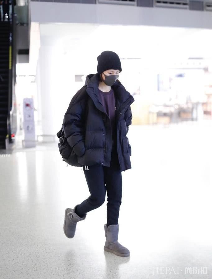 学袁泉两套短款面包服这样搭,轻松告别臃肿感