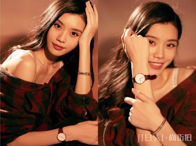 奚梦瑶穿露肩上衣戴宝石红手表,惊艳不止一点点