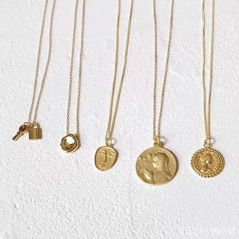 高领毛衣+小心机，成为你的福音