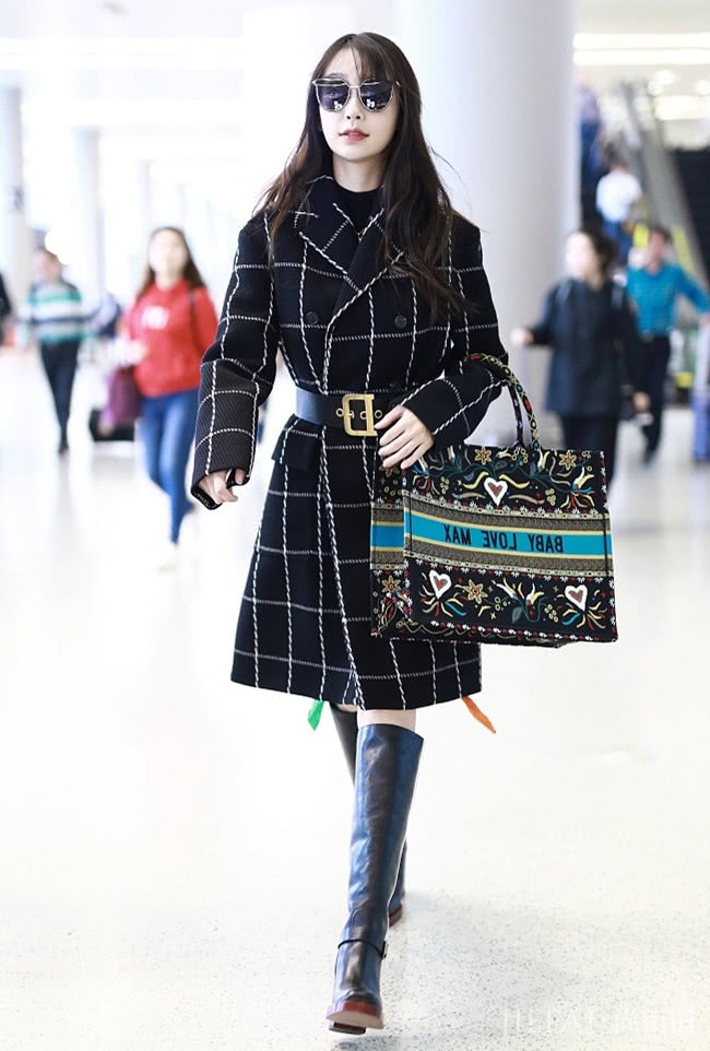 想在人群中脱颖而出?怎么能少了系带大衣