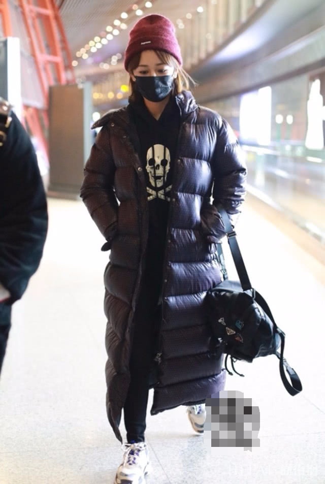 杨紫一双“芋头鞋”超级时髦,看完我赶紧扔了小白鞋!