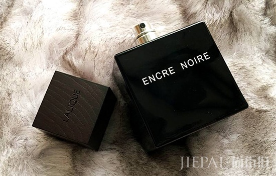 墨恋香水是什么调 深沉湿润的香根草