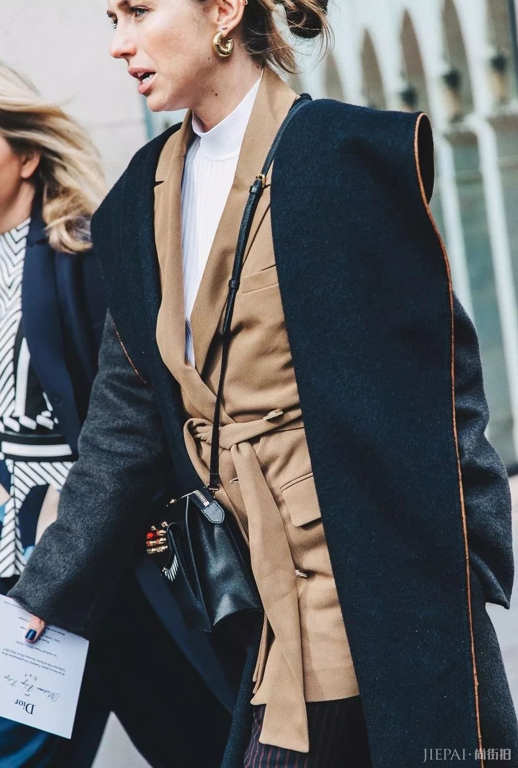 冬季两件外套一起穿才真正考验你的时髦功力！