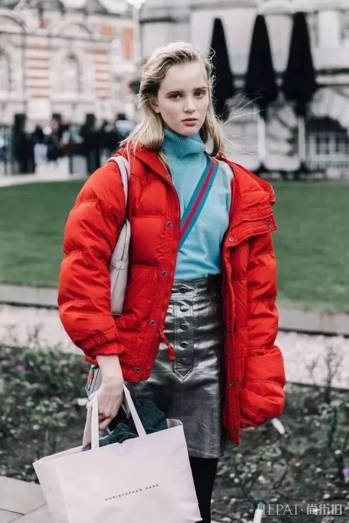 寒冷冬天这样穿羽绒服,温暖时尚两不误
