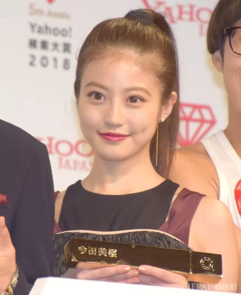 日本福冈第一美少女今田美樱,双马尾造型刷爆日推,长相和周海媚太相似