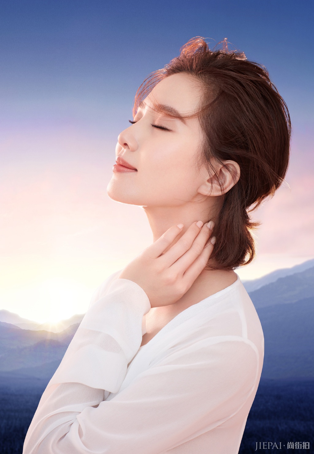 刘诗诗剪款波波头发型减龄提气质,美了不止一点点