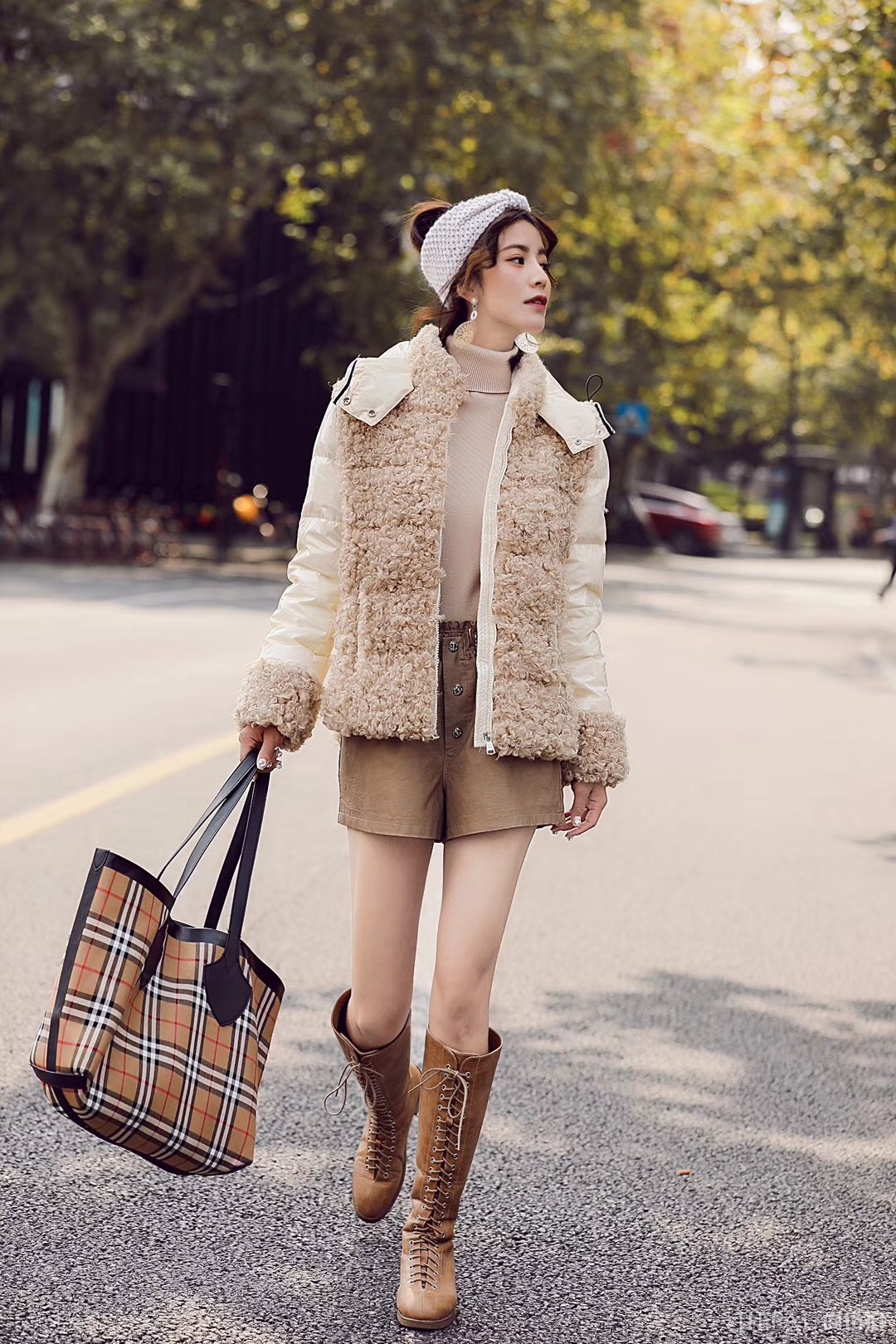 高领毛衣+过膝靴，这身搭配好看到没朋友