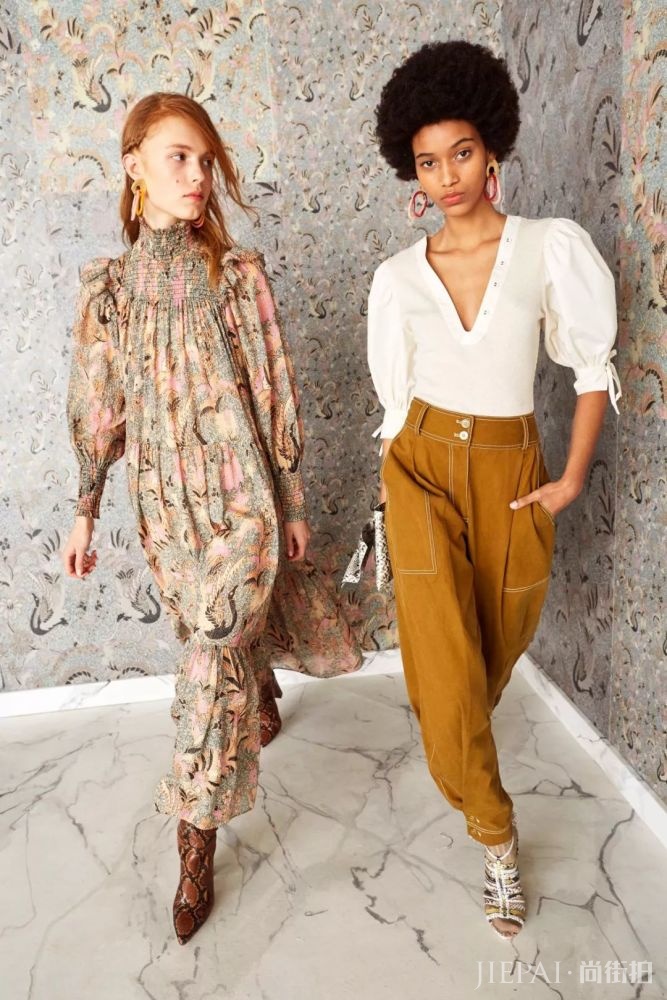 热珊瑚色来临之前,今年冬天是这个颜色的天下