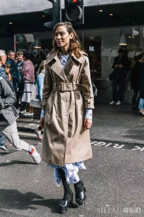 冬天穿裙子太冷？有了这些单品冬天穿裙子美美的