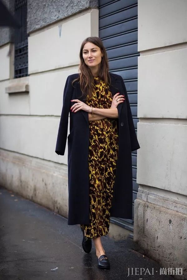 大衣+雪纺是冬天不能错过的LOOK！