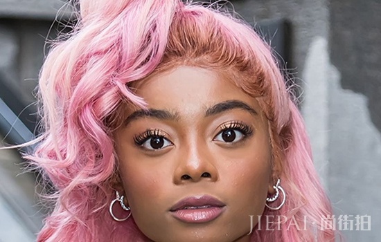 玫瑰金是什么颜色头发 欧美女星完美演绎玫瑰金发色