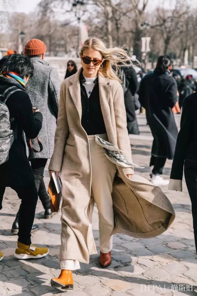 避开雷区 大衣+阔腿裤这样穿显矮又显胖!