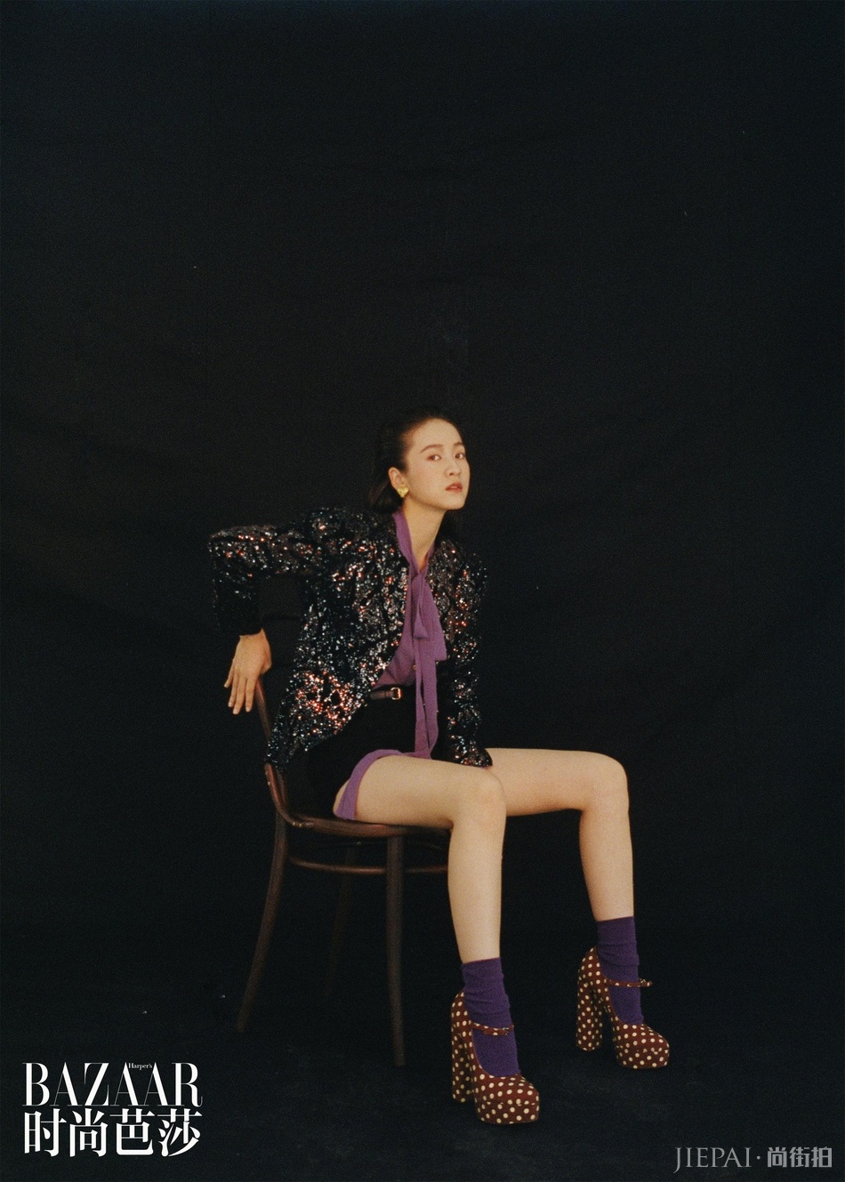 张雪迎珠影星光中彰显复古风情