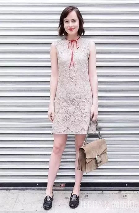 还穿什么小白鞋,穿这双鞋很美!