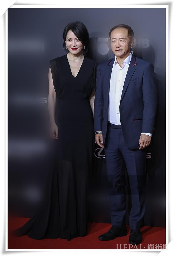 周海媚同台比美俞飞鸿,终于知道气质和身材哪个更重要