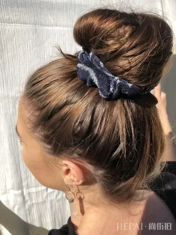 时尚圈太膨胀了吧 小时候1块钱的发圈现在卖到1000 凭什么